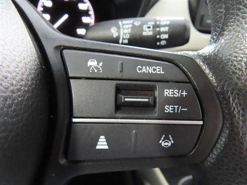 Used 2024 Honda HR-V LX image 21