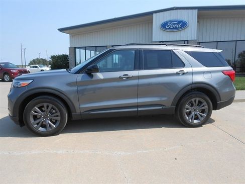 Certified 2023 Ford Explorer XLT w/ Equipment Group 202A AWD/4WD image 2
