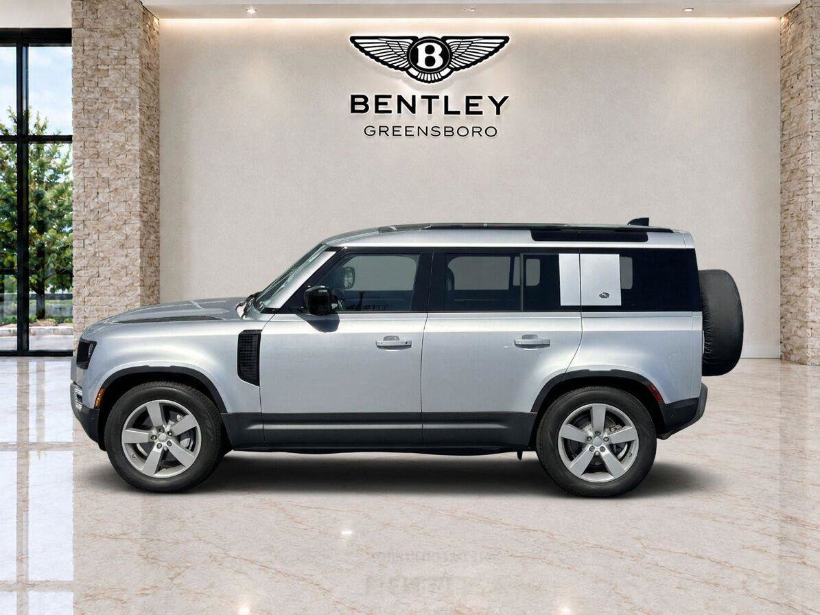 Used 2024 Land Rover Defender 110 S AWD/4WD image 2