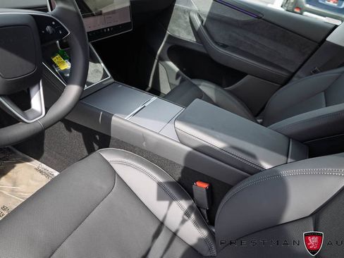 Used 2026 Tesla Model Y Long Range AWD/4WD image 30