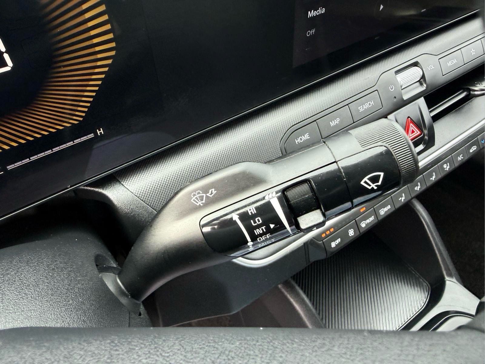 Used 2025 Kia K4 FWD image 23