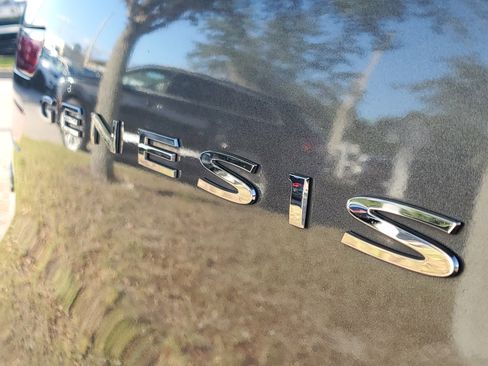 Used 2022 Genesis GV70 2.5T w/ Advanced Package image 10