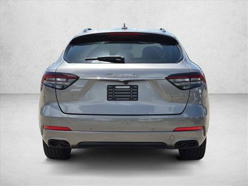 Used 2022 Maserati Levante GT AWD/4WD image 6