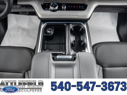 New 2026 Ford Expedition Active image 34