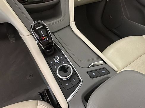 Used 2024 Cadillac XT6 Premium Luxury w/ LPO, Floor Liner Package AWD/4WD image 22