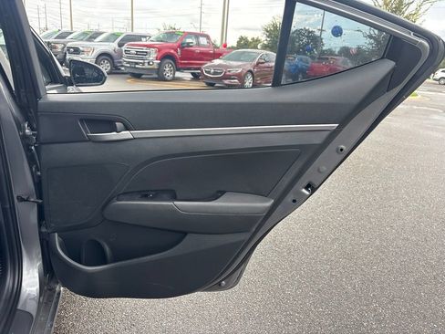 Used 2020 Hyundai Elantra SEL w/ Cargo Package (C1) FWD image 17