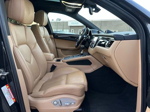 Used 2017 Porsche Macan S image 23