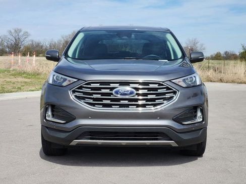 Used 2024 Ford Edge Titanium image 2