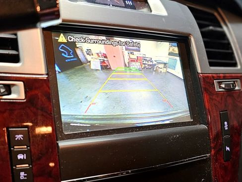 Used 2013 Cadillac Escalade 2WD image 28