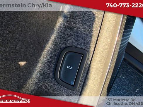 Used 2026 GMC Acadia AT4 w/ LPO, Floor Liner Package AWD/4WD image 15