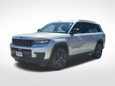 Used 2024 Jeep Grand Cherokee L Altitude AWD/4WD image 9