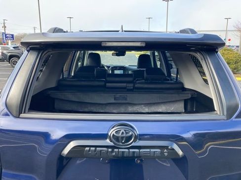Certified 2021 Toyota 4Runner Venture w/ Moonroof Package AWD/4WD image 5