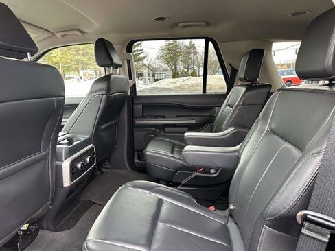 Used 2022 Ford Expedition XLT image 10