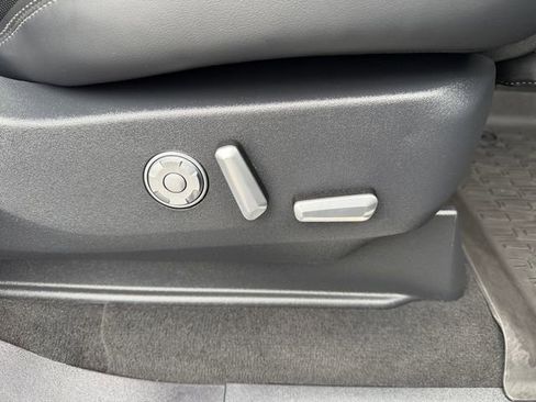 Used 2025 Lincoln Navigator Reserve w/ Jet Appearance Package image 46