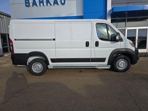 Used 2025 RAM ProMaster 2500 w/ U-Haul Equipment Group image 3
