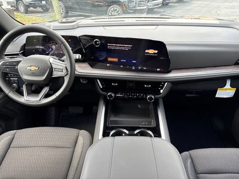 New 2026 Chevrolet Suburban LS RWD image 18