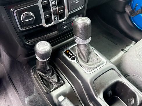 Used 2023 Jeep Wrangler Unlimited AWD/4WD image 18