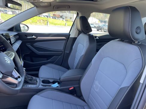New 2026 Volkswagen Jetta SE FWD image 14