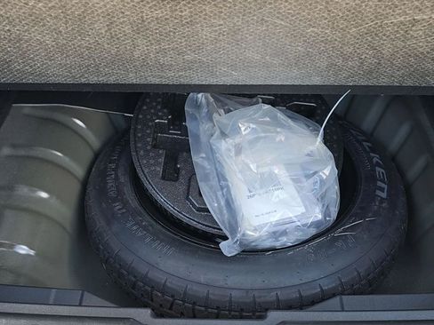 Used 2026 Nissan Kicks SR FWD image 25