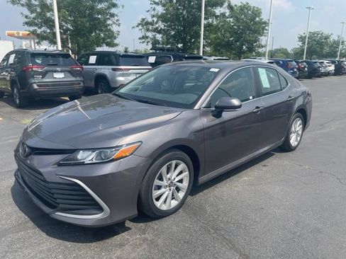 Used 2024 Toyota Camry LE w/ Convenience Package FWD image 5
