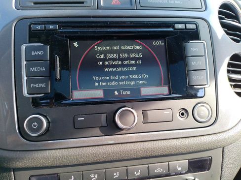 Used 2013 Volkswagen Tiguan SEL FWD image 19
