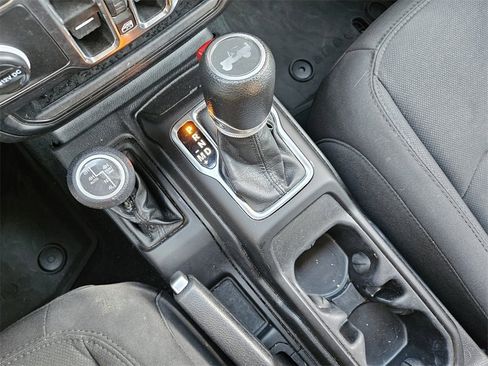 Used 2023 Jeep Wrangler Unlimited w/ Cold Weather Group image 16