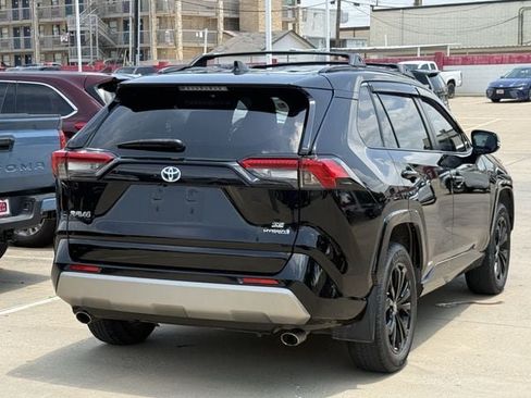 Used 2022 Toyota RAV4 SE AWD/4WD image 4
