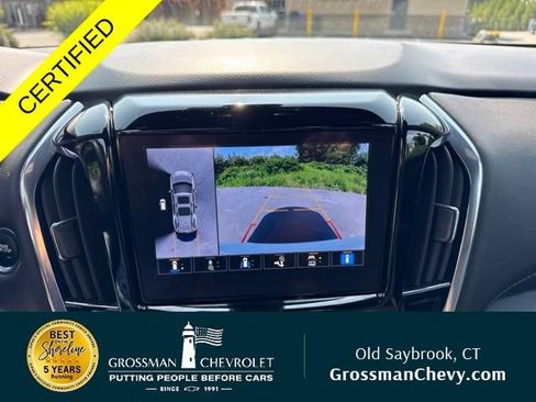 Used 2023 Chevrolet Traverse RS AWD/4WD image 2