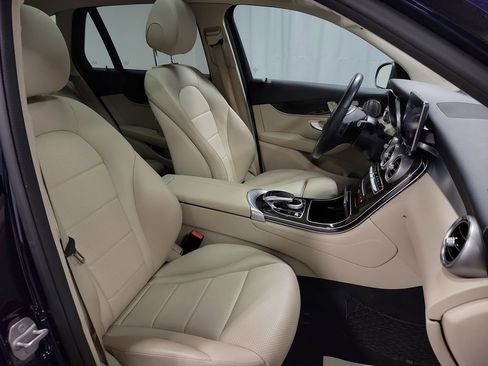 Used 2018 Mercedes-Benz GLC 300 4MATIC image 27