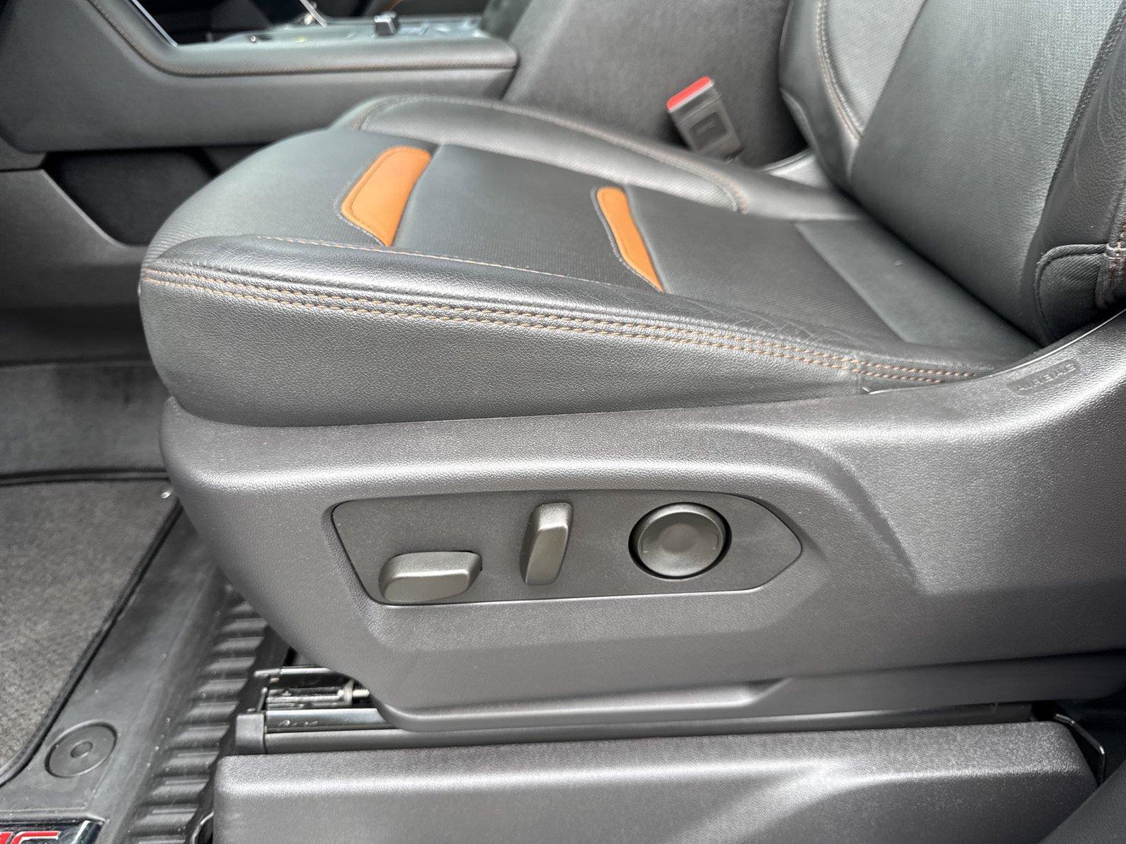 Used 2025 GMC Sierra 2500 AT4 w/ AT4 Premium Plus Package AWD/4WD image 12