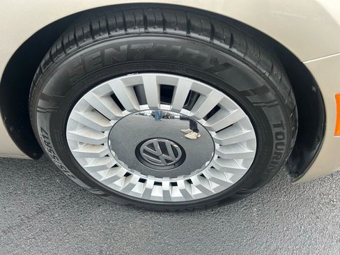 Used 2013 Volkswagen Beetle 2.5 image 31