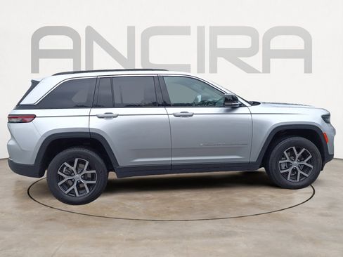 Certified 2024 Jeep Grand Cherokee Limited image 11