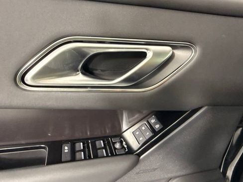 New 2026 Land Rover Range Rover Velar Dynamic SE image 12