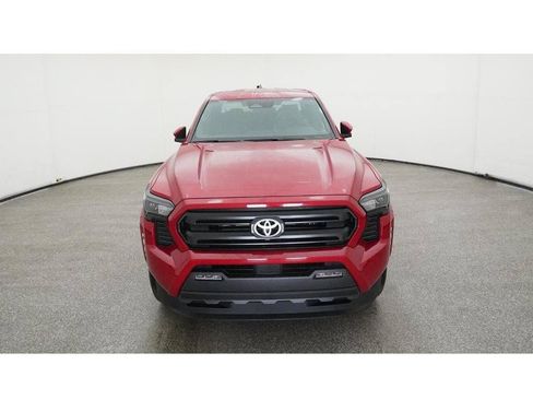 Used 2025 Toyota Tacoma SR5 AWD/4WD image 19