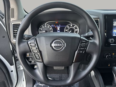 Used 2023 Nissan Frontier SV w/ Technology Package image 28