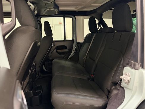 Used 2024 Jeep Wrangler Unlimited Rubicon 4xe AWD/4WD image 24