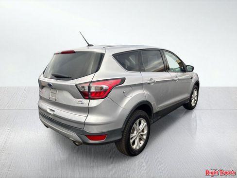 Used 2017 Ford Escape SE AWD/4WD image 4
