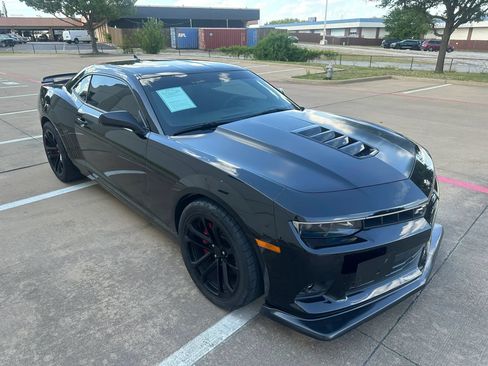 Used 2014 Chevrolet Camaro SS w/ SS Performance Package RWD image 5