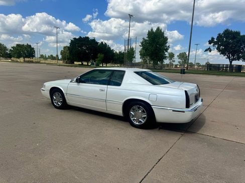 Used 2001 Cadillac Eldorado ESC w/ Comfort/Convenience Pkg FWD image 6