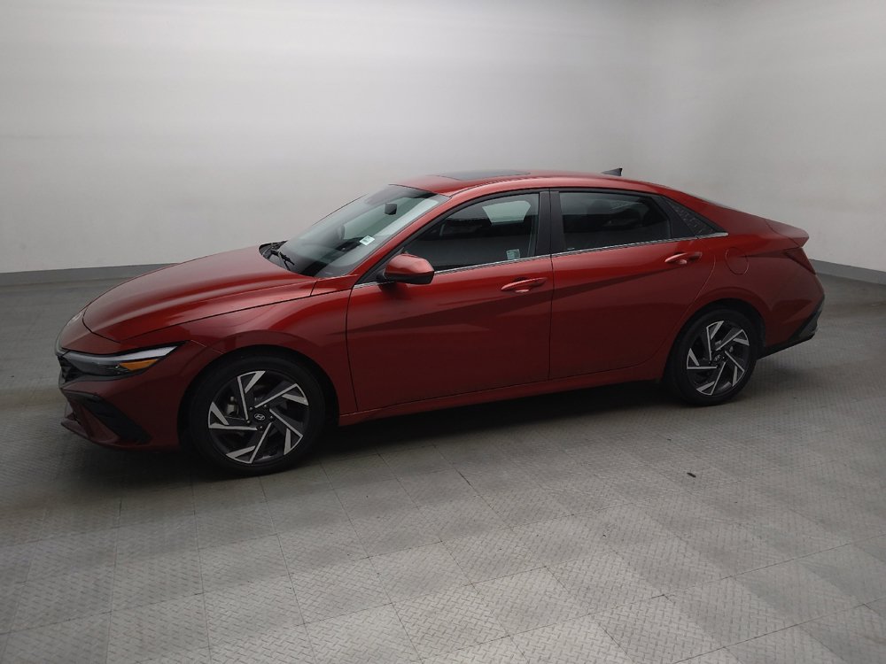 Used 2025 Hyundai Elantra SEL FWD image 2