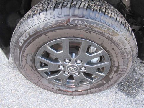 Used 2026 Toyota 4Runner SR5 AWD/4WD image 11