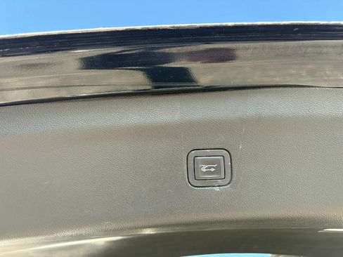 Used 2019 Buick Enclave Avenir w/ Avenir Technology Package image 11