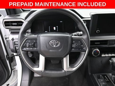 Certified 2025 Toyota 4Runner SR5 AWD/4WD image 15