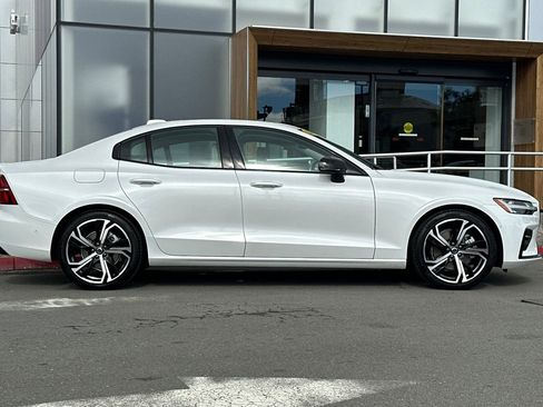 Certified 2024 Volvo S60 B5 Ultimate w/ Climate Package image 9