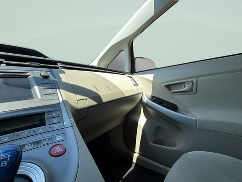 Used 2012 Toyota Prius Two FWD image 13