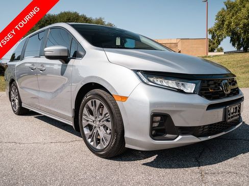 Used 2025 Honda Odyssey Touring image 10
