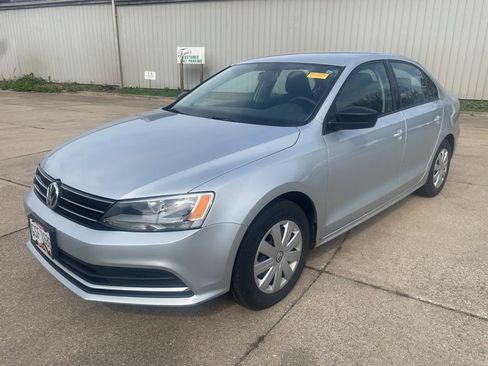 Used 2016 Volkswagen Jetta S image 9