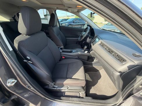 Used 2018 Honda HR-V EX image 25