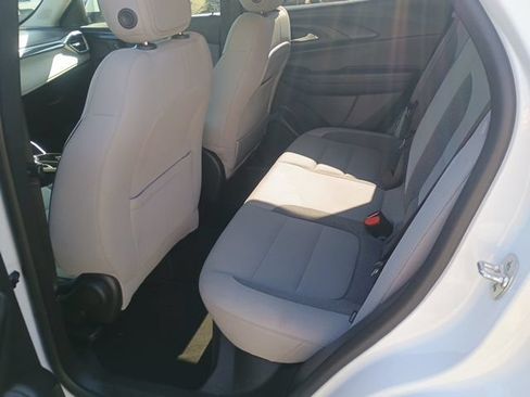 Used 2025 Chevrolet TrailBlazer LT AWD/4WD image 21