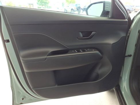Used 2024 Hyundai Kona SEL AWD/4WD image 5